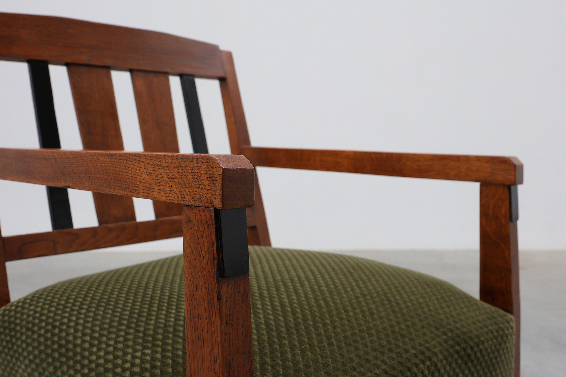 Amsterdamse School Oak Armchair with Green Velvet Seat, Netherlands, 1920sthumbnail